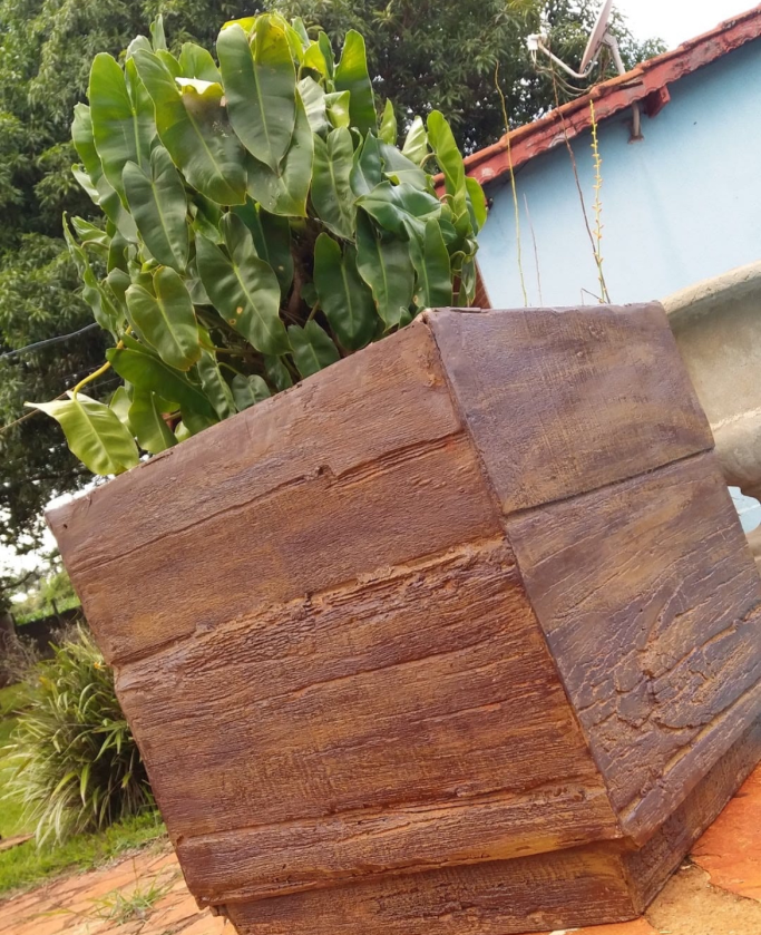 Detalhe da textura de um vaso de cimento